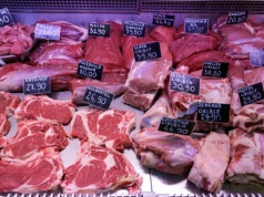 Polskie tylko na opakowaniu. Zrobili kontrole. Sprawdzili, skąd pochodziło mięso w sklepach