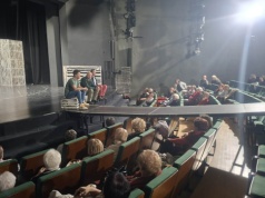 Kolejny wyjazd Klubu Dobrze Nastawionych RDN. 100 osób zasiadło w teatralnych fotelach