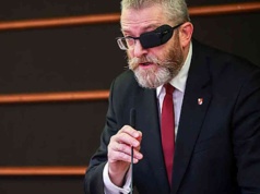 Internauci wybrali. Grzegorz Braun zwycięzcą niechlubnego plebiscytu