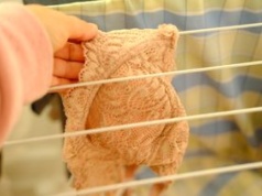 Jak często prać biustonosz? Odpowiedź nie jest oczywista