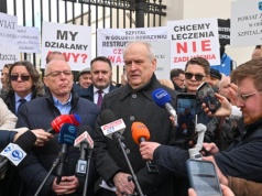 Brak pieniędzy i zamykanie szpitali na chybił trafił. Gorzka ocena rządów „uśmiechniętej koalicji”