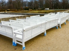 Wykonawca w ramach gwarancji wymienił wszystkie wadliwe ławki w legnickim parku