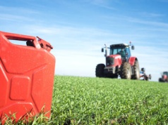Cena ropy gwałtownie rośnie w kluczowym dla rolników okresie. Dostawy paliw niezagrożone?