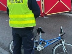 Śmiertelny wypadek na rondzie Polsadu. 50-letnia rowerzystka nie żyje