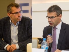 Bracia Karnowscy znów na wojnie! Newsmax, serbska spółka i rosyjski cień nad telewizją