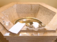 Wielka Brytania: rekordowa liczba katechumenów przyjmie Sakrament Chrztu Św.