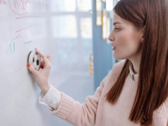 Każdy uczeń wymaga czegoś innego, a nauczyciel musi to ogarnąć naraz. To praca w trybie turbo