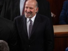 "Dobrowolnie". Lutnick złoży zeznania ws. Epsteina