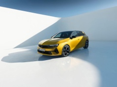 Promocja z błyskawicą. Opel Astra z dieslem, czy w hybrydzie? Cena ta sama, zatem: co wybrać?