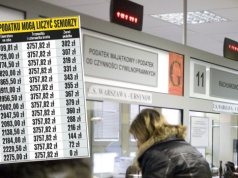 Skarbówka wypłaca Polakom pieniądze. Przelewy inne niż przed rokiem