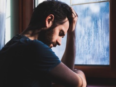 "Już zapomnieliśmy, jak to jest czuć się głęboko zrelaksowanym". Stąd problem, który dotyka czterdziestolatków