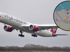 Ten lot do Dubaju śledziło 27 tys. osób. Pilot wykonywał na niebie dziwne manewry