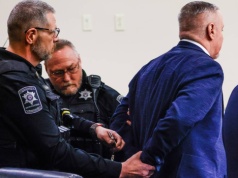 Pierwszy taki przypadek w USA. Ojcu sprawcy strzelaniny grozi 180 lat więzienia