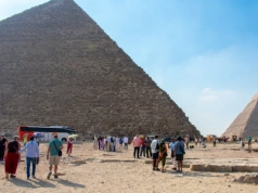 Uczniowie z Polski polecieli do Egiptu. Decyzja szkoły wywołała burzę
