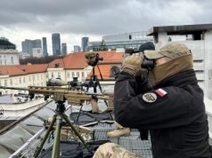 Od pojazdów opancerzonych po mobilne schrony. SOP idzie na zakupy