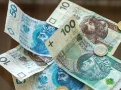 GUS podał liczby. Tyle naprawdę zarabiają Polacy