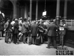 Płacili walizkami pieniędzy. Banknoty były mniej warte niż torby