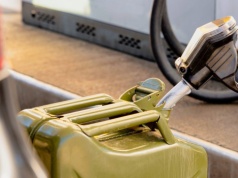 Czy można tankować paliwo na zapas? Lepiej znać zasady, inaczej 5 tys. zł