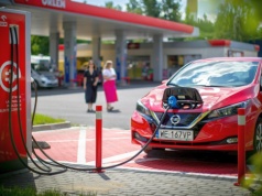 Sieć ładowania elektryków w Polsce się rozrasta. Działa już prawie 500 punktów