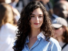 Tak wygląda córka Moniki Bellucci i Vincenta Cassela. 21-letnia olśniła w Paryżu