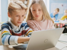 Nowy wybór wykonawców w przetargu na laboratoria AI