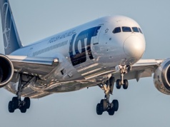 Kto poleci specjalnym samolotem z Malediwów i Sri Lanki? Rzecznik PLL LOT komentuje