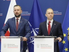 "Gdzie był Glapiński, kiedy Błaszczak pożyczał pieniądze w Korei?". MON zwraca się do Nawrockiego