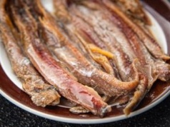 Te małe niedoceniane rybki to bomba omega-3. Wzmacniają serce i kości