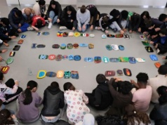 Stellantis pokazuje młodzieży, co naprawdę dzieje się ze starym samochodem