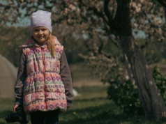 Nie wiesz, czy dziecko ubrać czy rozebrać? Spacer po chorobie to koszmar rodzica