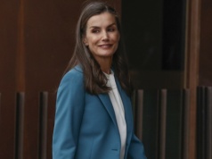 54-letnia królowa wyszła i wzrok skupił się tylko na niej. Ten wybór to hit