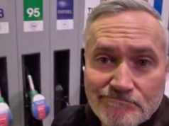 Wojna na Bliskim Wschodzie, ceny ropy szaleją, a u Wałęsy... tanio. Internauci sprowadzili go na ziemię!