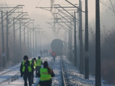 Niebezpieczna zabawa na torach. Policja zatrzymała dwóch 17-latków