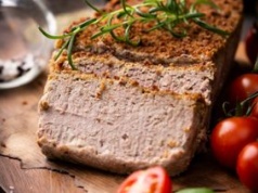 Pasztet piekę tylko w tej temperaturze. Jest kremowy, delikatny i nigdy nie pęka
