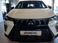 Japoński crossover z 2024 r. przeceniony na 103 tys. zł. Został w salonie z LED-ami i kamerą cofania