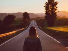 Nowy początek czy koniec? Horoskop ostrzega przed jednym wyborem