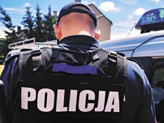 Tarnów: Poszukiwała go policja. Ukrył się pod… folią