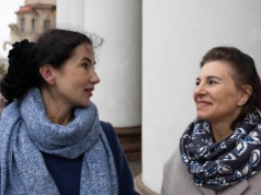 Przyjaźnie rozpadają się przez brak czasu? Eksperci polecają metodę "stammtisch"