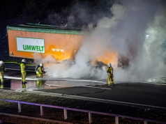 Nocny pożar naczepy na autostradzie A4