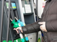 Nawet 3 tys. zł mandatu na stacji paliw. Kierowcy tankują "na zapas" i łamią przepisy