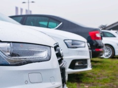 Załamanie importu używanych aut. Handlarze przegrywają z chińczykami