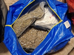 Magazyn narkotyków w mieszkaniu na Białołęce. Policjanci przejęli ponad dwa kilogramy marihuany