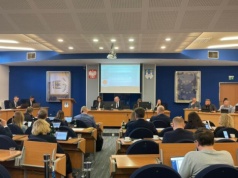 Trwa nadzwyczajna Sesja Rady Miasta Częstochowy. Radni na początku podjęli wspólne stanowisko