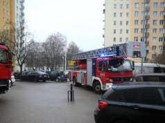 Makabryczne odkrycie w bloku w Olsztynie. Sąsiedzi czuli dziwny zapach