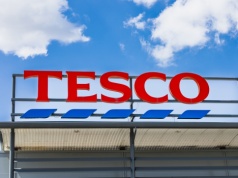 Pracujesz w Tesco? Dostaniesz nawet 8 tys. funtów do pensji