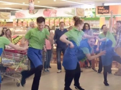 Wrze w Biedronce. PIP stwierdził nieprawidłowości przed Bożym Narodzeniem