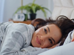 Wciąż budzisz się niewyspany? Połóż to w sypialni, a zaśniesz jak dziecko