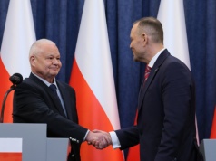 Krzysztof Adam Kowalczyk: SAFE – podróbka kontra oryginał. W co gra Adam Glapiński?