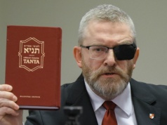 Grzegorz Braun spędził 7,5 godziny w sądzie. „Miałem poczucie dobrze spełnionego obowiązku”