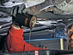 Co ile trzeba wymieniać olej? Kto patrzy tylko na przebieg, ten będzie miał problem